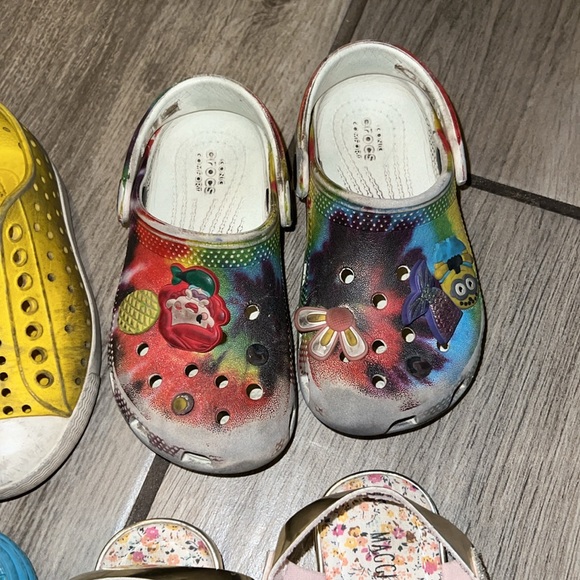 Lot of 6 size 8 girls shoes sandals native teva crocs - Picture 7 of 10